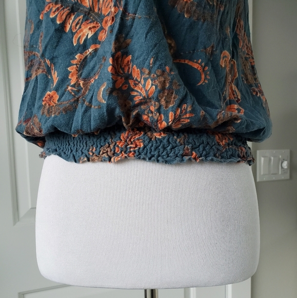 SALE! Crop Tank Top - Picture 3 of 7